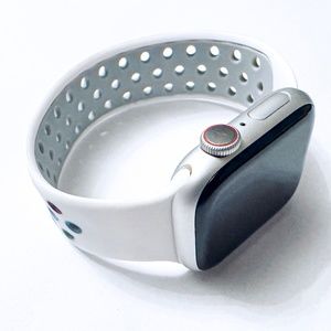 Apple Watch Series 8 41mm GPS + Cell Sliver Case Unlocked